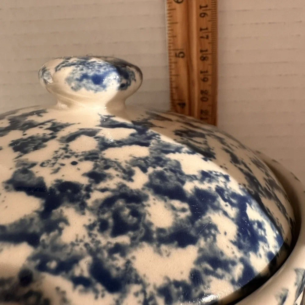Tienshan Folk Craft Sponge Grease Jar Blue White Stoneware Lidded Crock Heart
